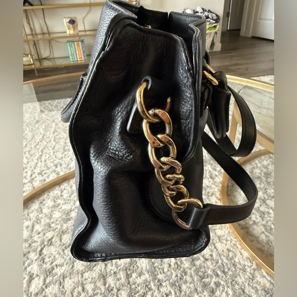 Michael Kors Hamilton East West Medium Black Pebbled Leather Bag, Gold Hardware - Picture 4 of 15